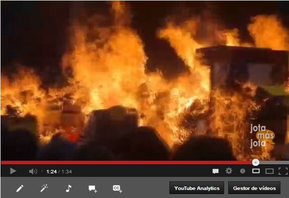 Cremá de la falla del colegio Trinitarias de Valencia y actos festivos