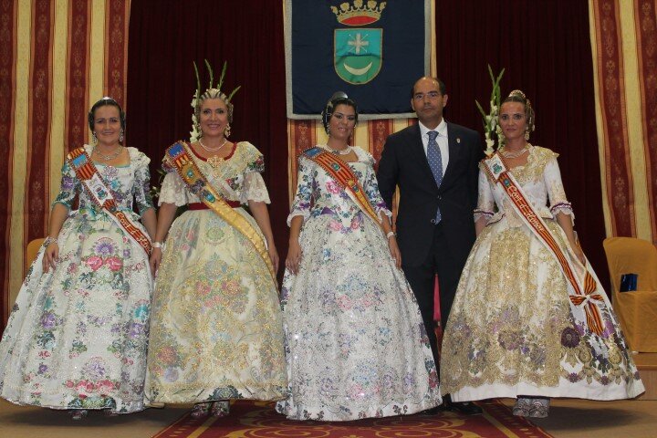 Sedavi destituye a su Corte de Honor