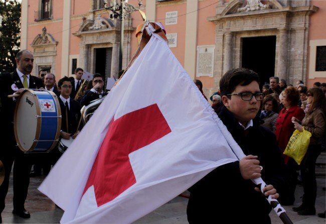 Impresionante galería fotográfica. Los Falleros dan la bienvenida a las Fallas de Valencia