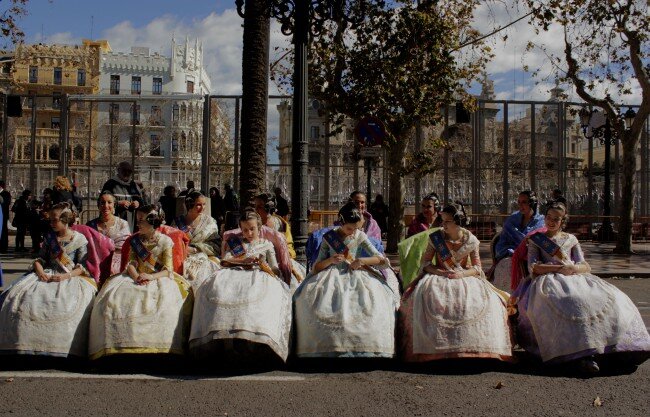 Impresionante galería fotográfica. Los Falleros dan la bienvenida a las Fallas de Valencia