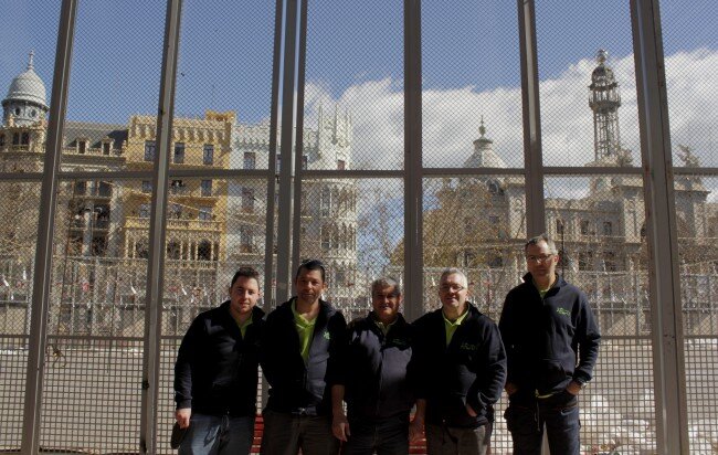 Impresionante galería fotográfica. Los Falleros dan la bienvenida a las Fallas de Valencia