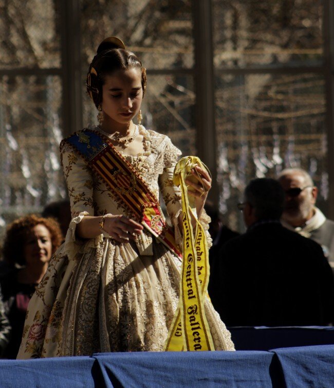 Impresionante galería fotográfica. Los Falleros dan la bienvenida a las Fallas de Valencia