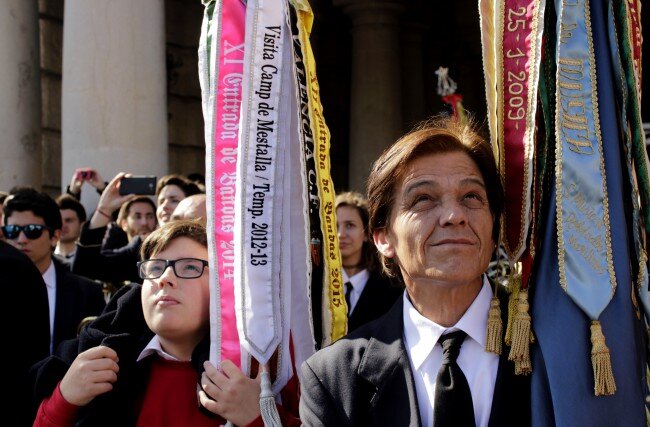 Impresionante galería fotográfica. Los Falleros dan la bienvenida a las Fallas de Valencia