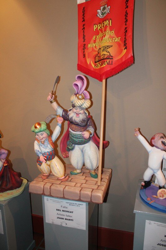 La Falla El Mercat de Sueca repite el indulto para sus dos ninots en 2015