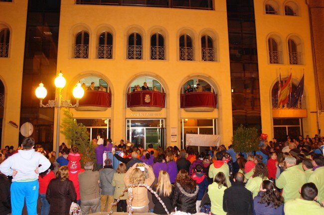 Las Falleras Mayores de Benaguasil anuncian la llegada de las Fallas 2015