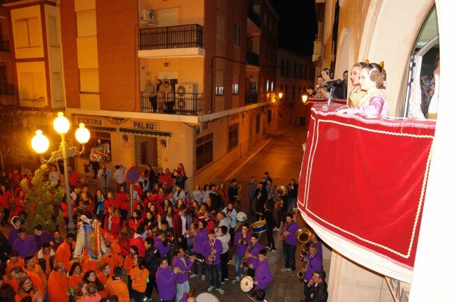 Las Falleras Mayores de Benaguasil anuncian la llegada de las Fallas 2015