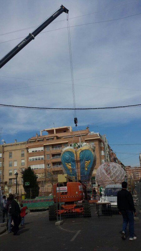 La Falla Avda. Malvarrosa ya ha comenzado el montaje de su monumento