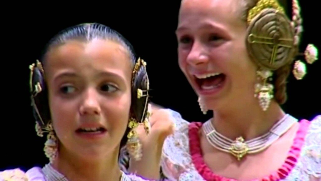 Fallas video nombramiento de la Corte de honor y candidatas a Fallera Mayor Infantil de Valencia