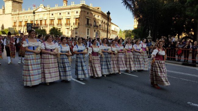 Una sencilla entrada de moros y cristianos en Valencia