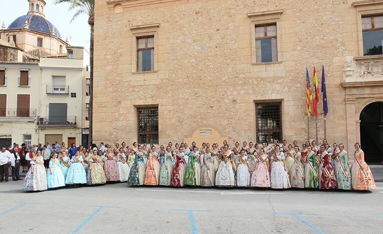 Las Juntas Locales homenajean a las Falleras Mayores de Valencia