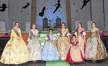 Sant Blai de Burriana corona a sus reinas al estilo Disney