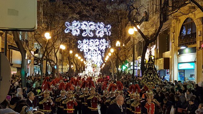 Una cabarlgata de Reyes de Valencia desangelada y sosa