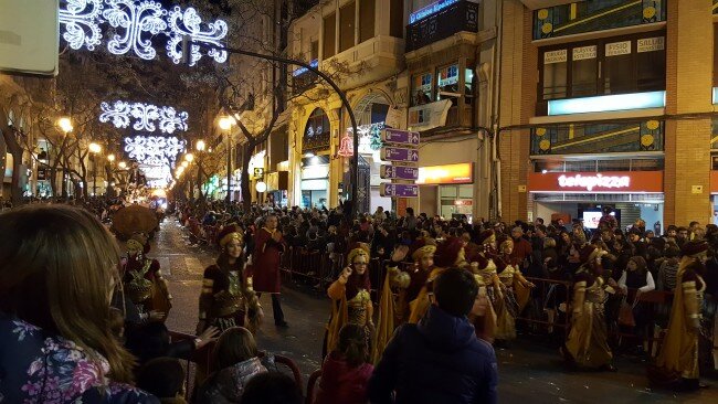 Una cabarlgata de Reyes de Valencia desangelada y sosa