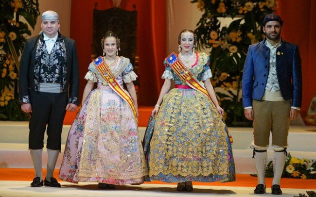 Gloria López y Sheila Rodríguez viven su presentación como Falleras Mayores de Paterna 2016