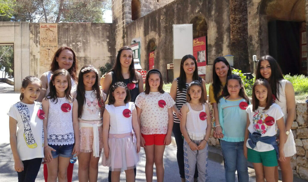 Las candidatas a falleras mayores de Dénia desfilarán esta tarde vestidas de valenciana