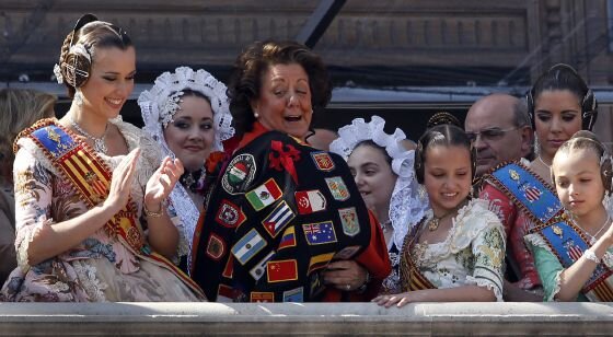 Respeto y homenaje a Rita Barberá, no veo el balcón del Ayuntamiento sin ella