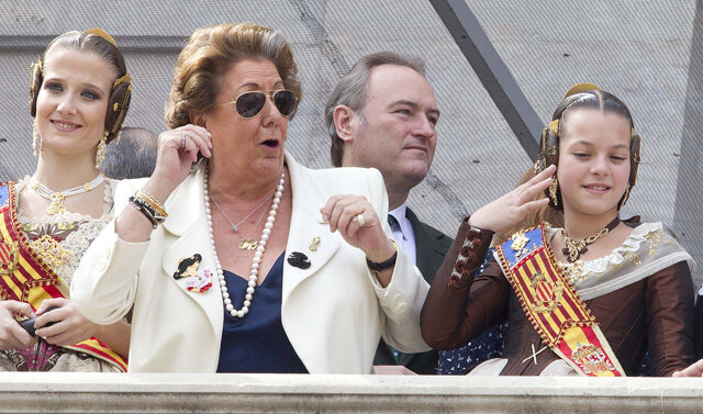 Respeto y homenaje a Rita Barberá, no veo el balcón del Ayuntamiento sin ella