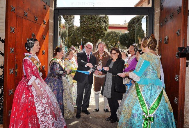 La Crida 2017 reune a todas las Falleras Mayores de Alboraya