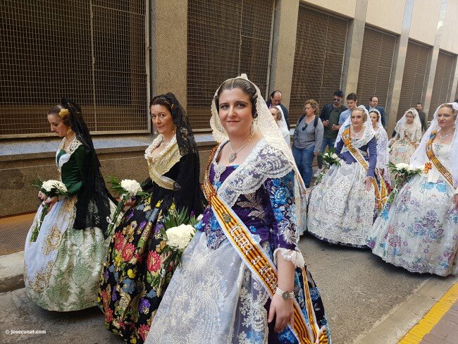 La Ofrenda de las Fallas 2017, uno de los actos más emotivos de las fiestas, vive hoy su primera jornada