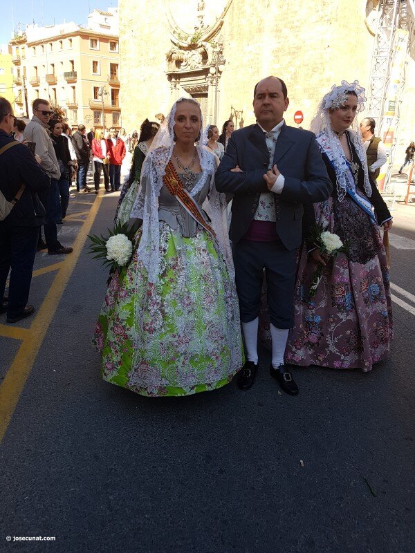 La Ofrenda de las Fallas 2017, uno de los actos más emotivos de las fiestas, vive hoy su primera jornada