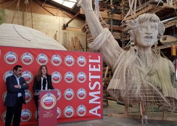 Amstel reconoce que todas las fallas son especiales a través de un nuevo premio