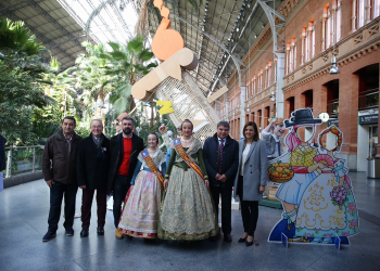 Las Fallas de València se ‘plantan’ en Atocha: #enAVEalasFALLAS