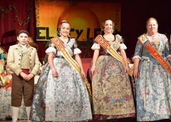 La Falla Rei en Jaume de Alboraya presenta a sus Falleras Mayores