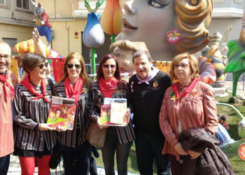 La Falla Plaça Malva de Alzira reivindica el valenciano en su distinguido ‘llibret’ Tro d’Avís