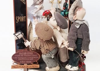 Llocs de la memòria: El Basar Giner grup infantil Exposició del Ninot falla plaça de la Reina