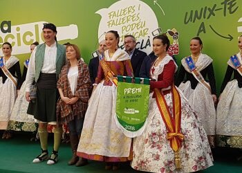 300 comisiones falleras participan en una nueva campaña del ayuntamiento y JCF para reciclar más de 100 toneladas de vidrio