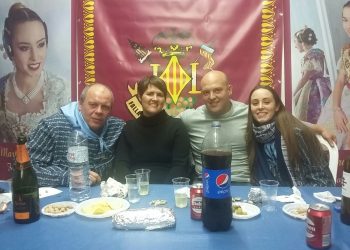 La Falla General Barroso Pascual Abad tiene el placer de informarle que Luis Espinosa volverá a ser el artista del monumento