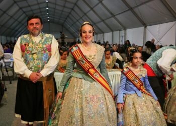 Las fallas de Dénia celebran el Sopar de Germanor