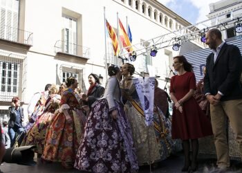 La Diputació de València celebra su tradicional recepción fallera