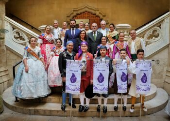 La Diputación de Valencia recibe a las comisiones falleras de Alboraya