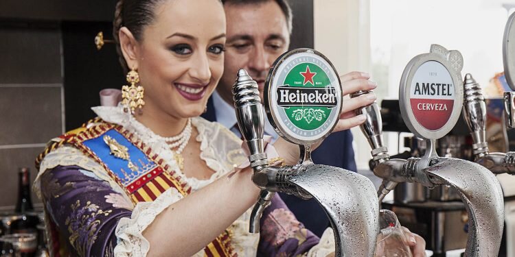 Rocío Gil, Fallera Mayor 2018: “Reconocer las cosas pequeñas hace grande nuestra fiesta”