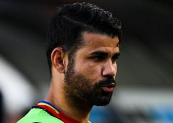 El delantero Diego Costa viaja a Londres tres superar su lesión muscular