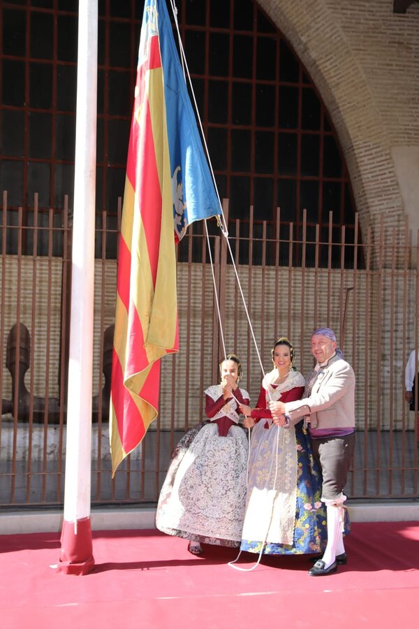 El Marítimo realizó su homenaje a la Senyera