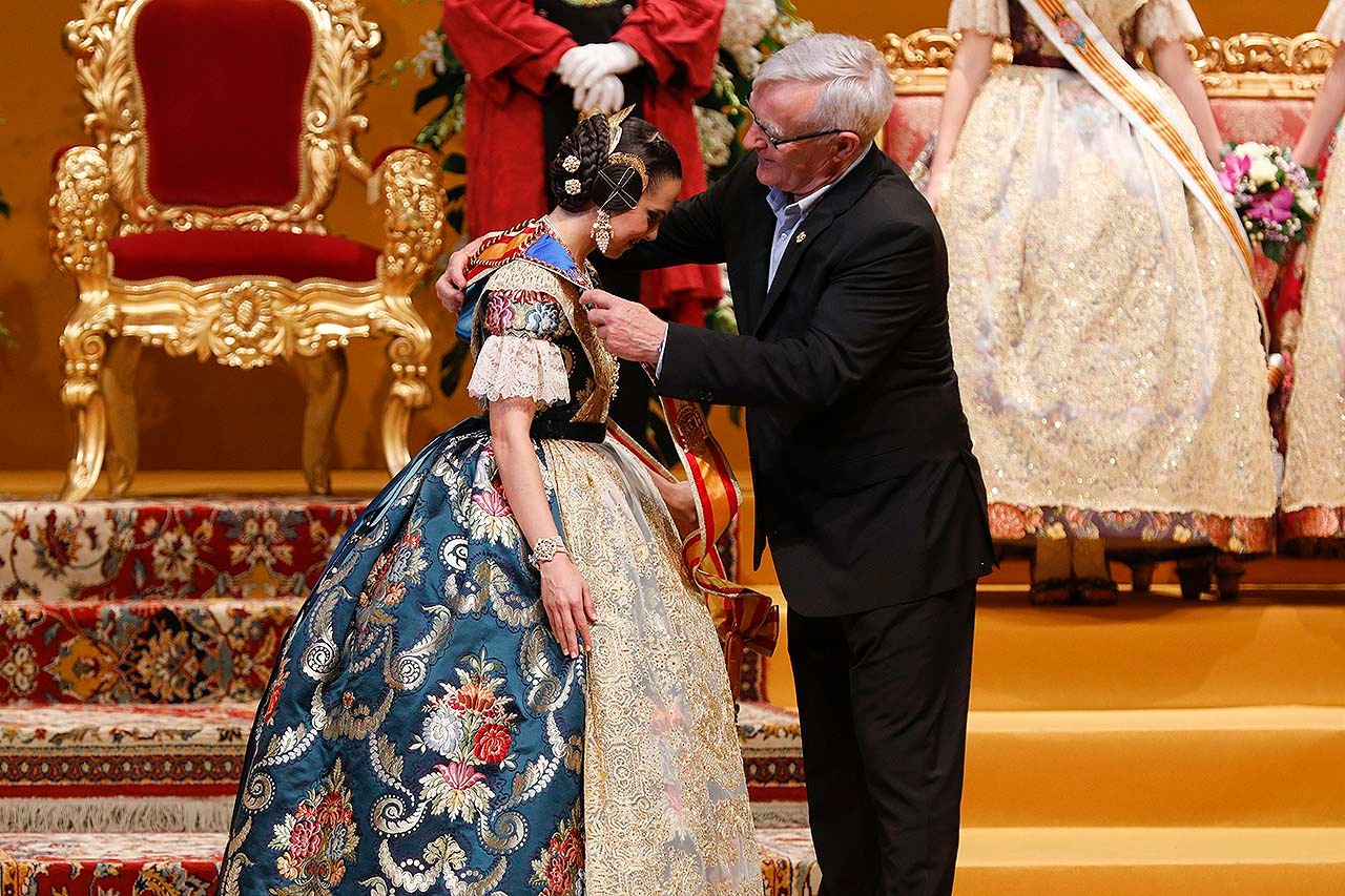 Galería de fotos de la exaltación de la Fallera Mayor de Valencia