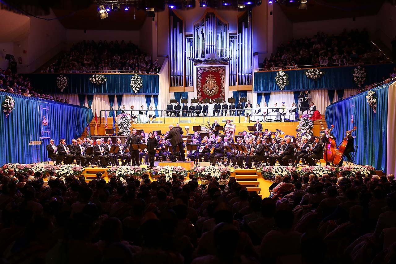 Galería de fotos de la exaltación de la Fallera Mayor de Valencia