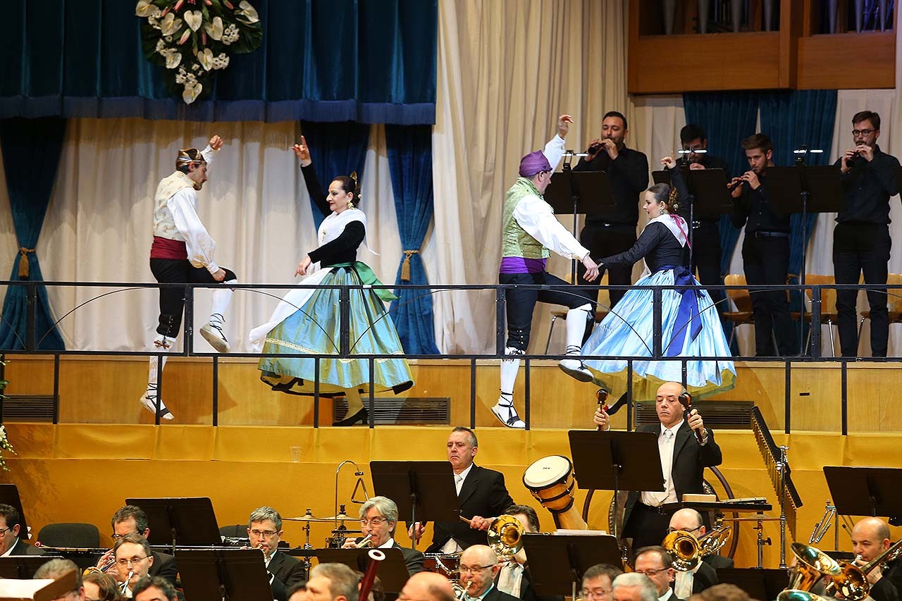 Galería de fotos de la exaltación de la Fallera Mayor de Valencia