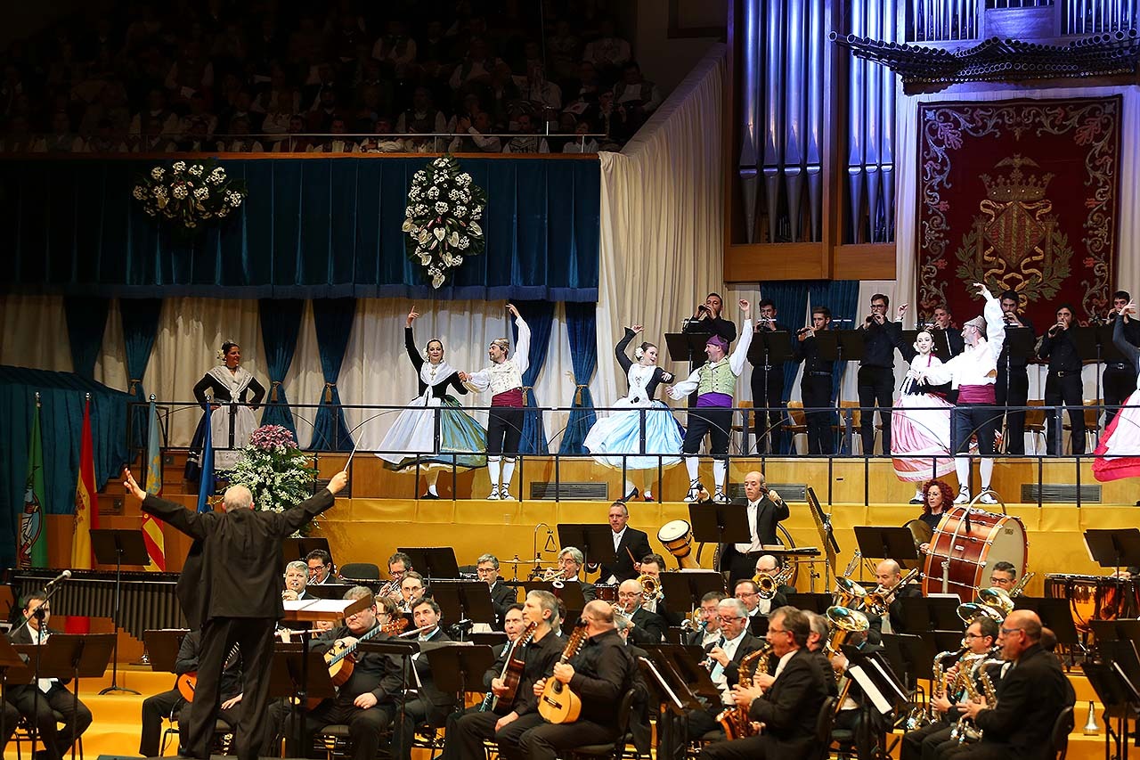 Galería de fotos de la exaltación de la Fallera Mayor de Valencia