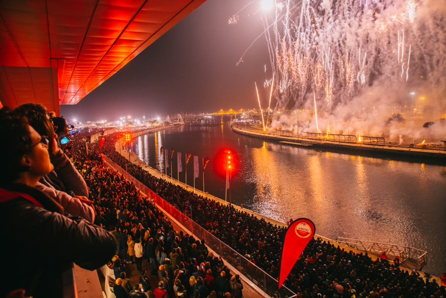 Amstel mantiene su compromiso con el arte pirotécnico y organiza la primera mascletà de las Fallas 2020