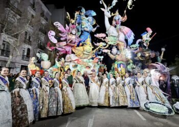 La comisión Exposició-Misser Mascó ha sido la ganadora del primer premio de la Sección Especial de las Fallas grandes de 2013
